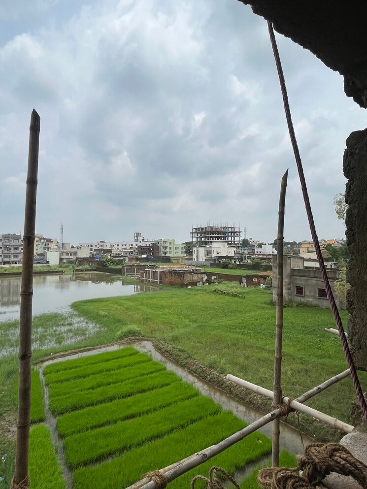 Garden, hinoo Commercial Shop 2200 Sq.Ft. In Hinoo Ranchi 8997098