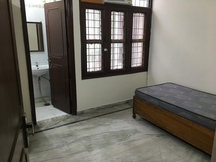 Room, ardee-city 4 Bedroom 2000 Sq.Ft. Builder Floor In Sector 52 Gurgaon 8997121