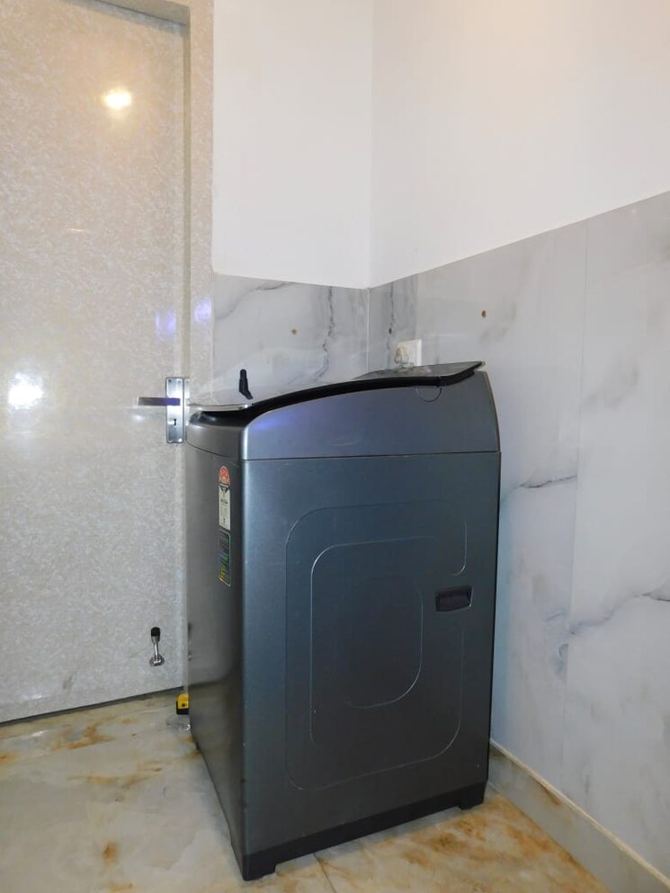 Bathroom, central-govt-employees-rwa Studio 1500 Sq.Ft. Apartment In Sadiq Nagar Delhi 8997155