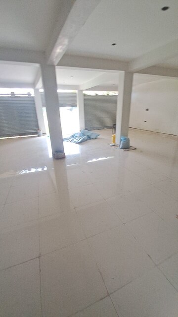  Shop For Rent in Kutchery Road