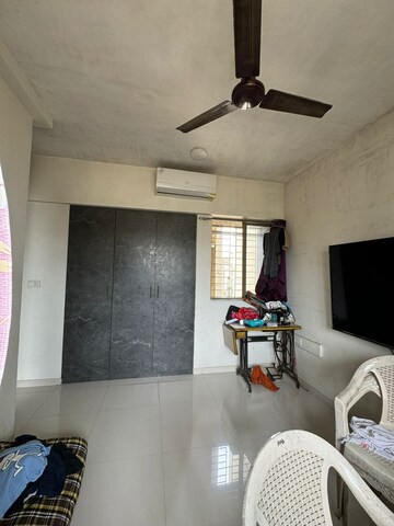 Furnished Amenities in 1.5 BHK Apartment at Lodha Splendora, Ghodbunder Road – for Rent
