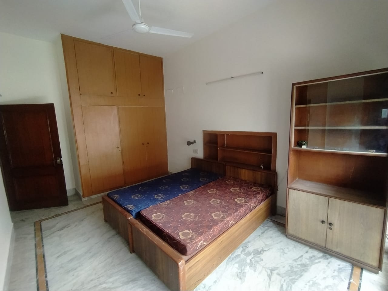 5 BHK + Servant Room Independent House For Rent in Excellent Independent Hou