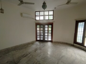 Living Room in 5 BHK Independent House at Sector 6 – for Rent