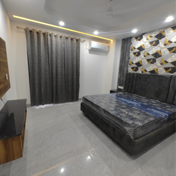 Bedroom in 3 BHK Apartment at Vipul World Floors, Sector 48 – for Rent