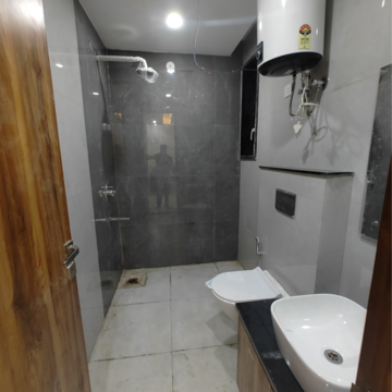 Attached Bathroom in 3 BHK Apartment at Vipul World Floors, Sector 48 – for Rent