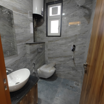 Bathroom in 3 BHK Apartment at Vipul World Floors, Sector 48 – for Rent