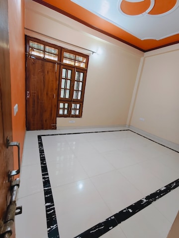 Room in 4 BHK Independent House at Kursi Road – for Sale