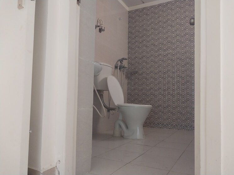 Bathroom, gaur-city-7th-avenue 2 Bedroom 1075 Sq.Ft. Apartment In Sector 4 Greater Noida Greater Noida 8997212