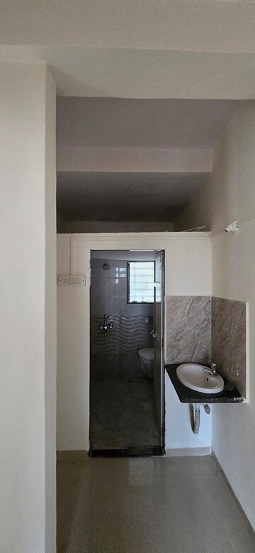 Utility Room in 2 BHK Apartment at Vikram Gayatri Park, Kalwa – for Sale