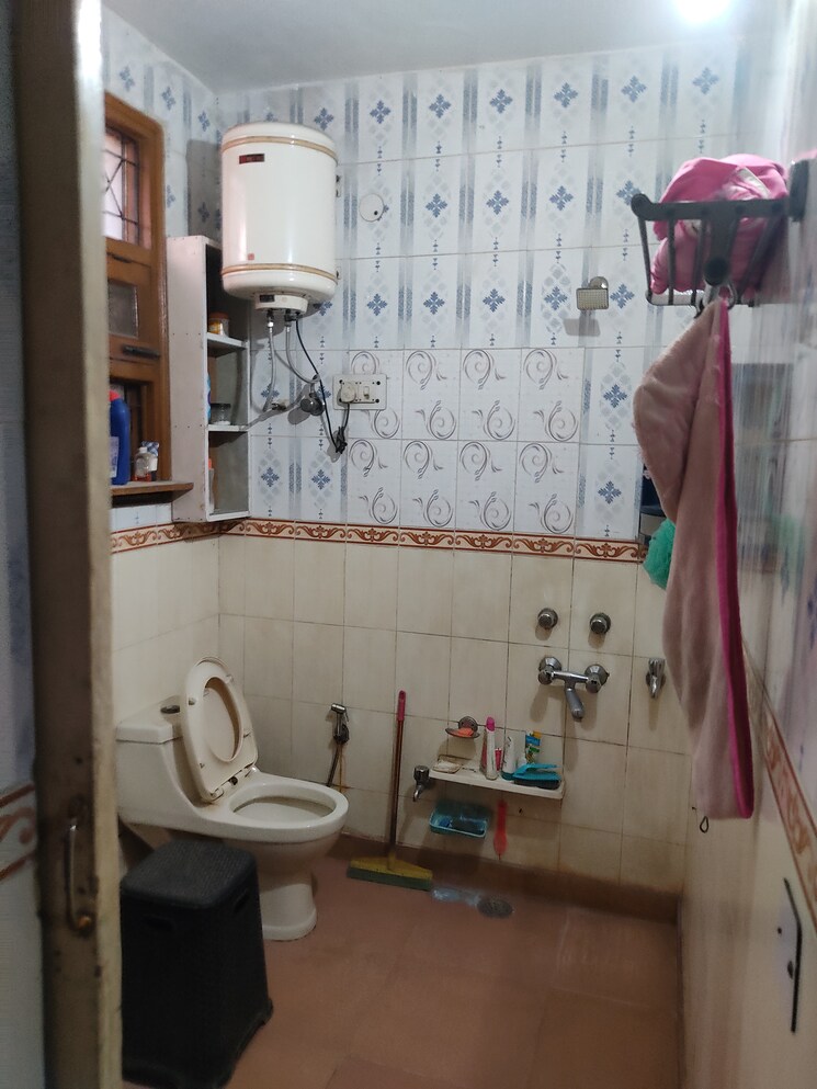 undefined, malviya nagar 3 Bedroom 150 Sq.Yd. Builder Floor In Malviya Nagar Delhi 8997345