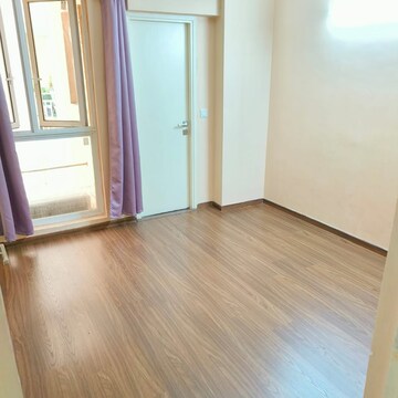 Room in 2 BHK Apartment at M3M Marina, Sector 68 – for Rent