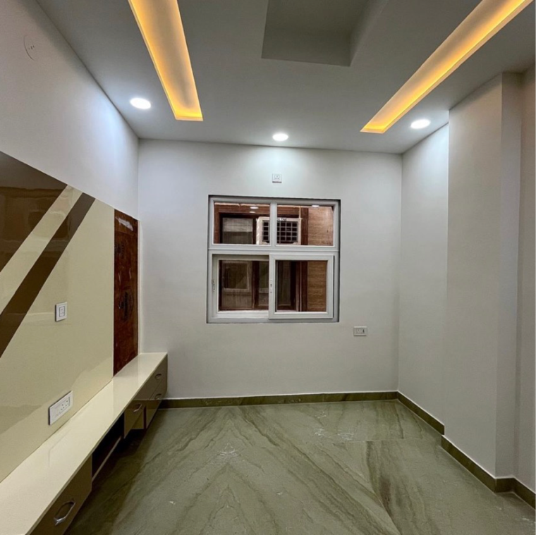 Room, rohini sector 24 3 Bedroom 800 Sq.Ft. Builder Floor In Rohini Sector 24 Delhi 8997266