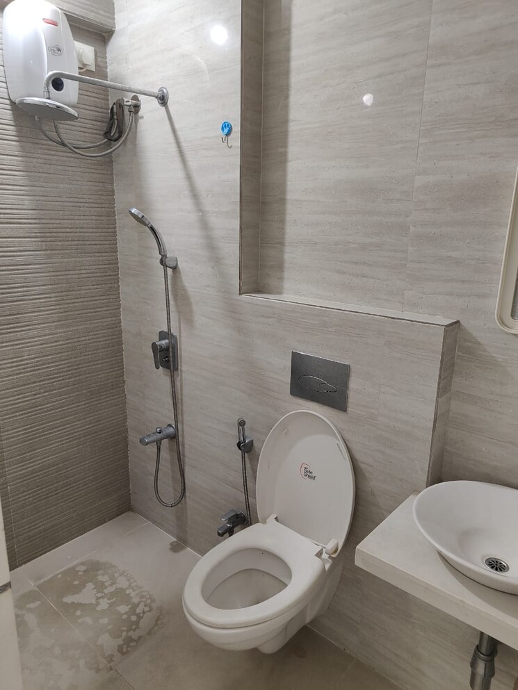 Bathroom, vihang-vermont 2 Bedroom 650 Sq.Ft. Apartment In Ghodbunder Road Thane 8997278