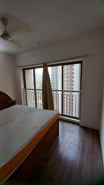 Room in 2 BHK Apartment at Lodha Splendora, Ghodbunder Road – for Rent