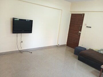 Room in 1 BHK Apartment at Raunak Unnathi Woods Phase 4 And 5, Ghodbunder Road – for Rent