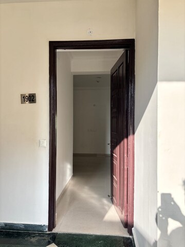 Building Lobby in 2.5 BHK Apartment at Amrapali Dream Valley, Tech Zone 4 Greater Noida – for Sale