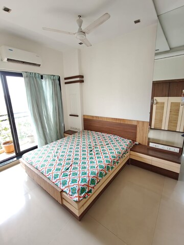 Bedroom in 2 BHK Apartment at Raheja Heights Phase 2, Goregaon East – for Rent