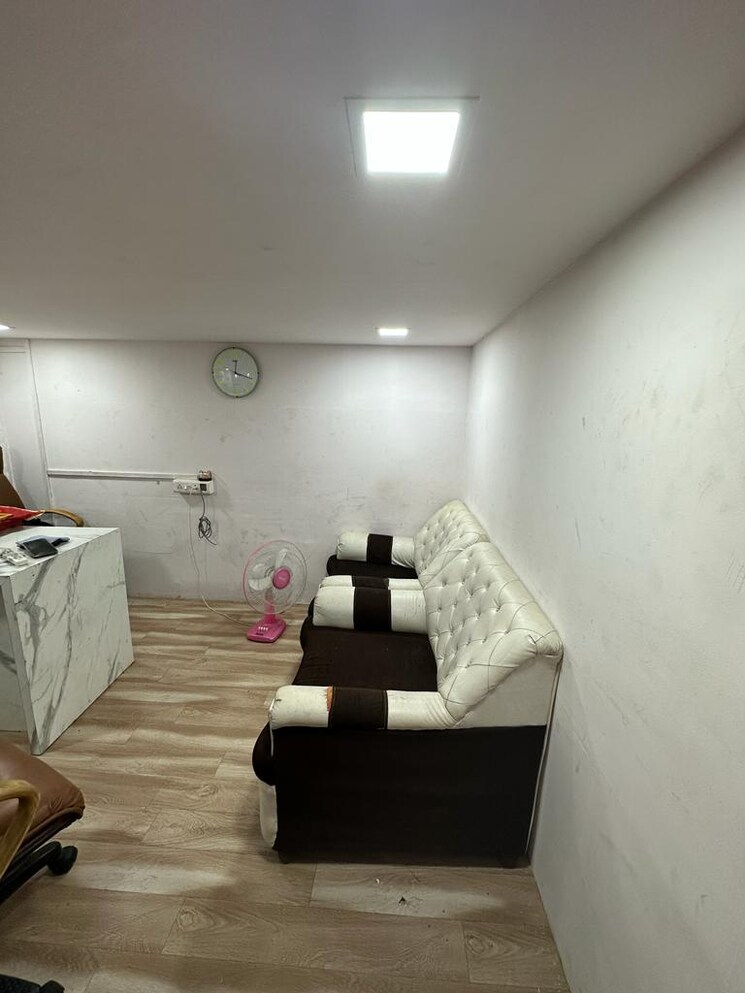 Team Area, haware-fantasia Commercial Office Space 212 Sq.Ft. In Vashi Sector 28 Navi Mumbai 8997351