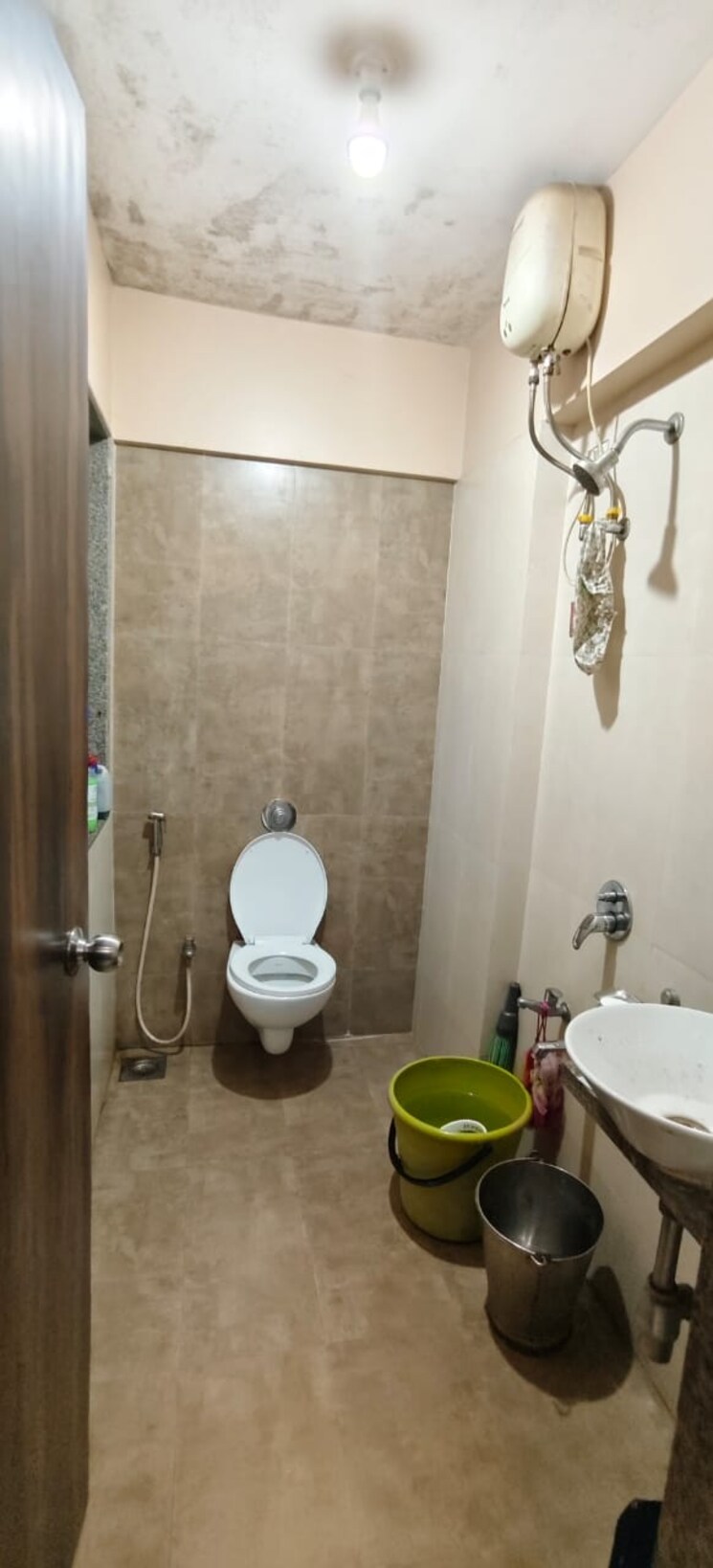 Bathroom, ace-homes 2 Bedroom 700 Sq.Ft. Apartment In Kasarvadavali Thane 8997394