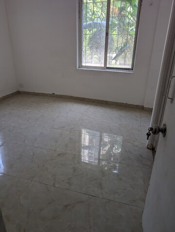 Room in 3 BHK Apartment at Jaypee Green Wish town Klassic, Sector 134 – for Sale