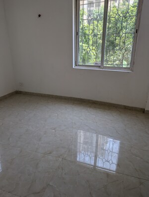 Room in 3 BHK Apartment at Jaypee Green Wish town Klassic, Sector 134 – for Sale