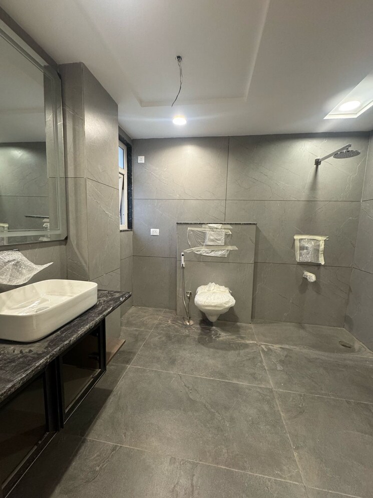 Bathroom, south city 2 4 Bedroom 501 Sq.Yd. Builder Floor In South City 2 Gurgaon 8997416
