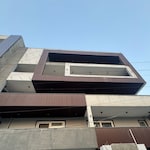 4 BHK + Pooja Room,Servant Room 501 Sq.Yd. Builder Floor in South CitY-2