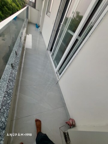 Building Lobby in 1.5 BHK Villa at Sector 23 – for Rent