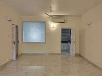 Room in 2 BHK Apartment at Boutique Residential Apartments 35, Golf Links – for Rent