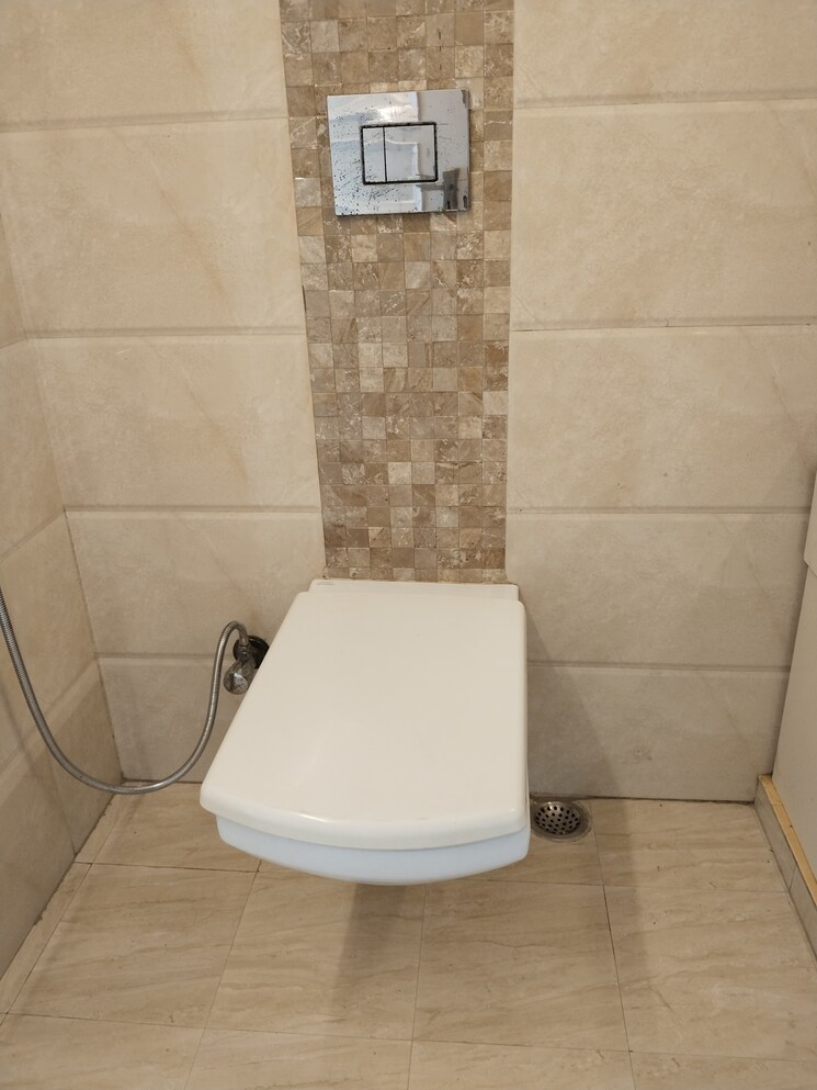 Bathroom, boutique-residential-apartments-35 2 Bedroom 2000 Sq.Ft. Apartment In Golf Links Delhi 8997455