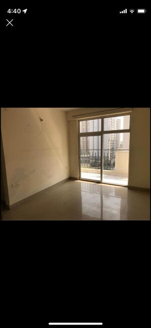 Room in 2 BHK Apartment at Eldeco Live By The Greens, Sector 150 – for Sale
