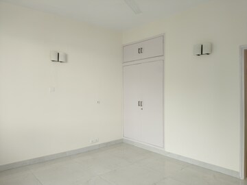 Room in 2 BHK Apartment at Boutique Residential Apartments 35, Golf Links – for Rent