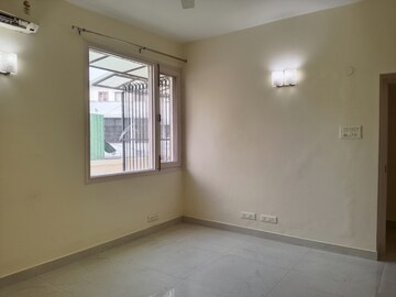 Room in 2 BHK Apartment at Boutique Residential Apartments 35, Golf Links – for Rent