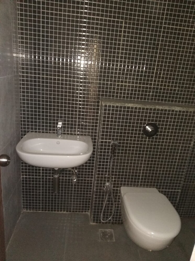 Bathroom, lodha-lakeshore-greens 2 Bedroom 870 Sq.Ft. Apartment In Dombivli East Thane 8997541