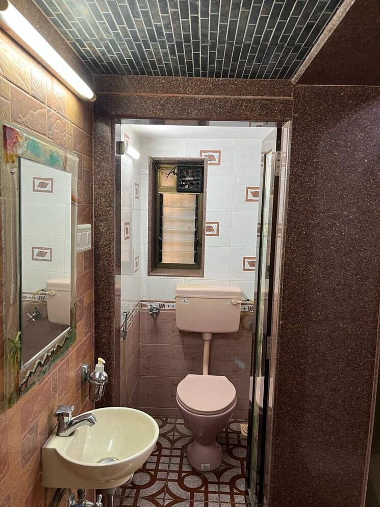 Bathroom, yash-apartment-koparkhairane 2 Bedroom 1000 Sq.Ft. Apartment In Kopar Khairane Navi Mumbai 8997550