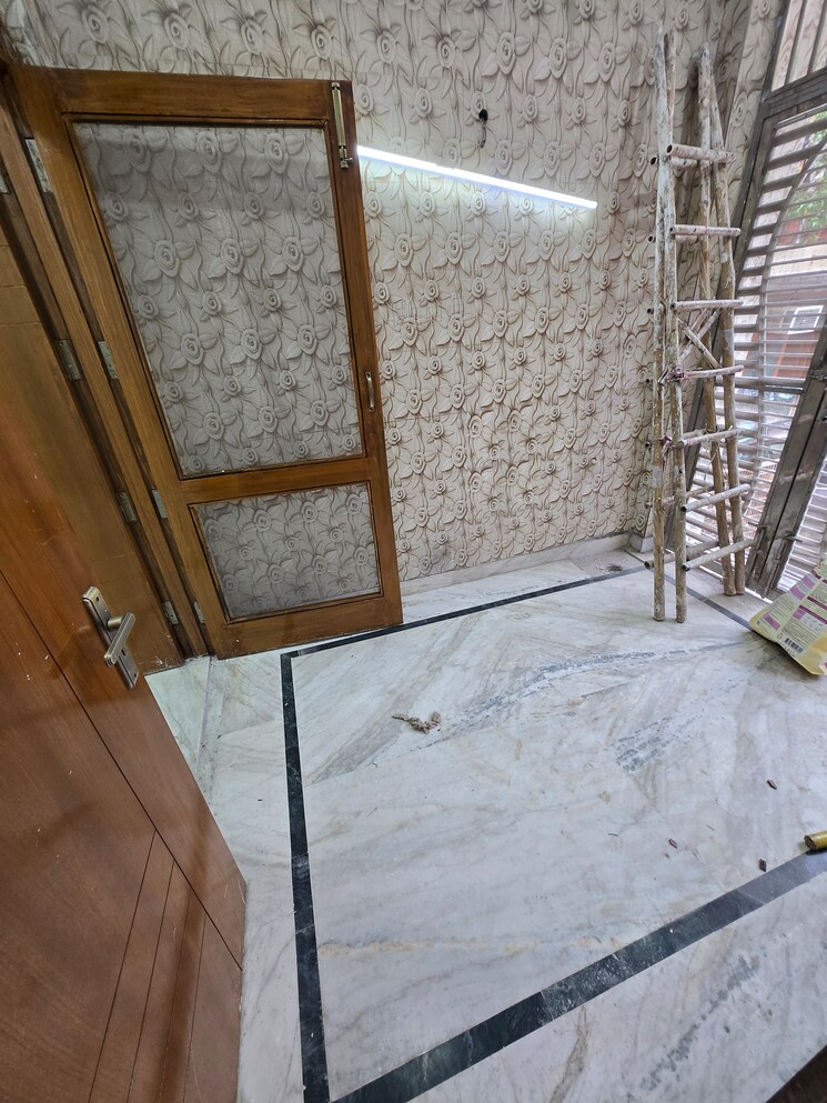 Balcony, amar colony 2.5 Bedroom 900 Sq.Ft. Builder Floor In Amar Colony Delhi 8997602