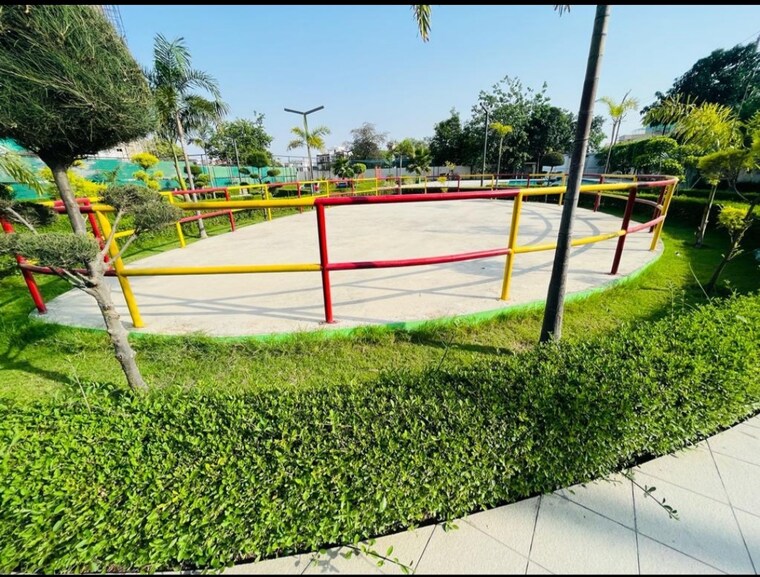 Garden, ratan-galaxy 3.5 Bedroom 1917 Sq.Ft. Apartment In Vrindavan Yojna Lucknow 8997635