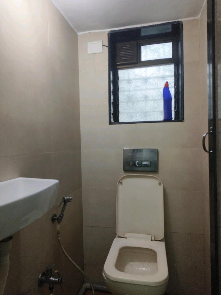 Bathroom, andheri-green-field-towers 2 Bedroom 900 Sq.Ft. Apartment In Jogeshwari East Mumbai 8997622