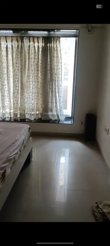 Room in 2 BHK Apartment at Andheri Green Field Towers, Jogeshwari East – for Rent