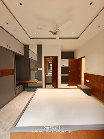 Room in 3 BHK Builder Floor at Hsr Layout – for Rent