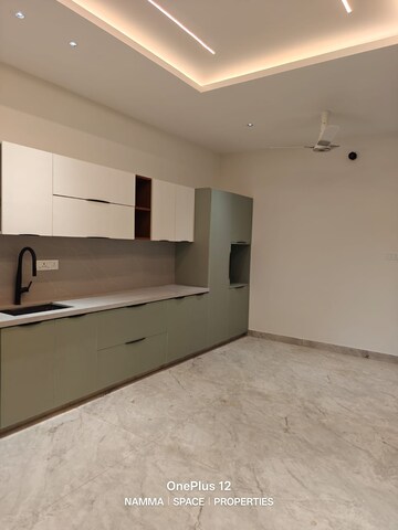 Room in 3 BHK Builder Floor at Hsr Layout – for Rent