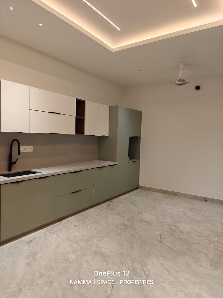 Room, hsr layout 3 Bedroom 2400 Sq.Ft. Builder Floor In Hsr Layout Bangalore 8997630