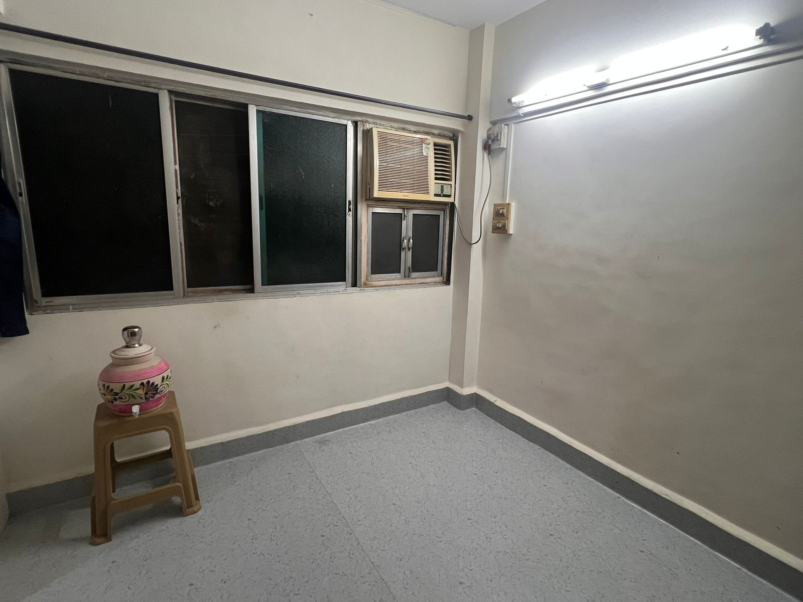 1 BHK Apartment For Rent in Goregaon Station 