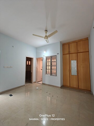 Room in 3 BHK Builder Floor at Hsr Layout – for Rent
