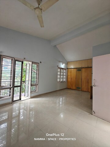 Room in 3 BHK Builder Floor at Hsr Layout – for Rent