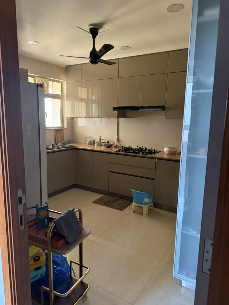Kitchen, hiranandani-estate 3 Bedroom 1200 Sq.Ft. Apartment In Ghodbunder Road Thane 8997741