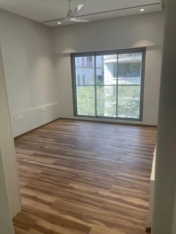 Master Bedroom in 3 BHK Apartment at Nutan Laxmi CHS, Juhu – for Rent