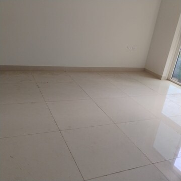 Room in 2 BHK Apartment at Shapoorji Pallonji Siennaa, Kandivali East – for Sale