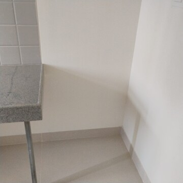 Room in 2 BHK Apartment at Shapoorji Pallonji Siennaa, Kandivali East – for Sale