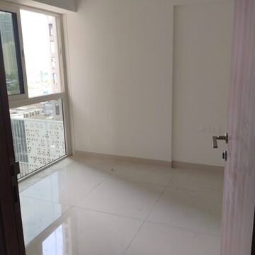 Room in 2 BHK Apartment at Shapoorji Pallonji Siennaa, Kandivali East – for Sale